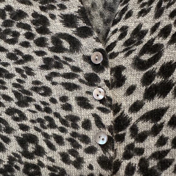 Cashmere leopard print cardigan - Picture 2 of 6